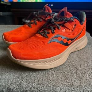 Saucony Running Shoes Size  Men 9.5 Vibrant Orange Guide 15 Cushioned No Box